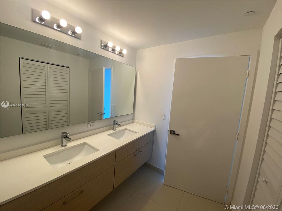 Recientemente alquilado: $3,400 (3 camas, 3 baños, 0 Pies cuadrados)