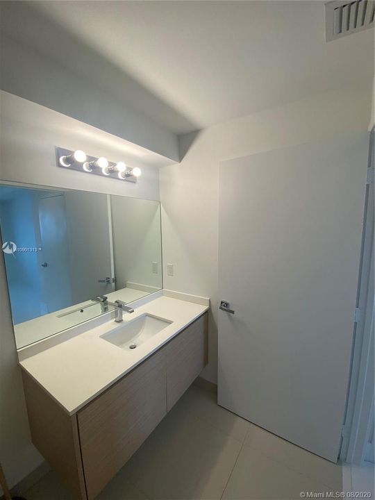 Recientemente alquilado: $3,400 (3 camas, 3 baños, 0 Pies cuadrados)