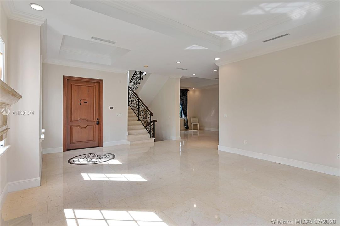 Recientemente alquilado: $8,800 (4 camas, 3 baños, 3193 Pies cuadrados)