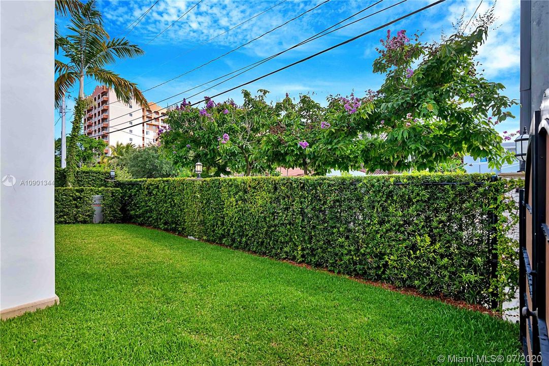 Recientemente alquilado: $8,800 (4 camas, 3 baños, 3193 Pies cuadrados)
