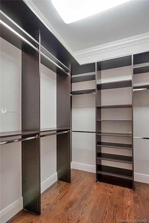 Recientemente alquilado: $8,800 (4 camas, 3 baños, 3193 Pies cuadrados)