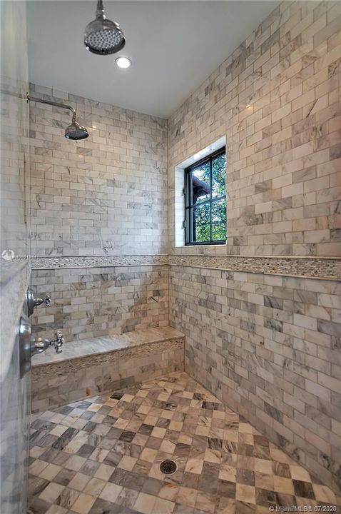 Recientemente alquilado: $8,800 (4 camas, 3 baños, 3193 Pies cuadrados)