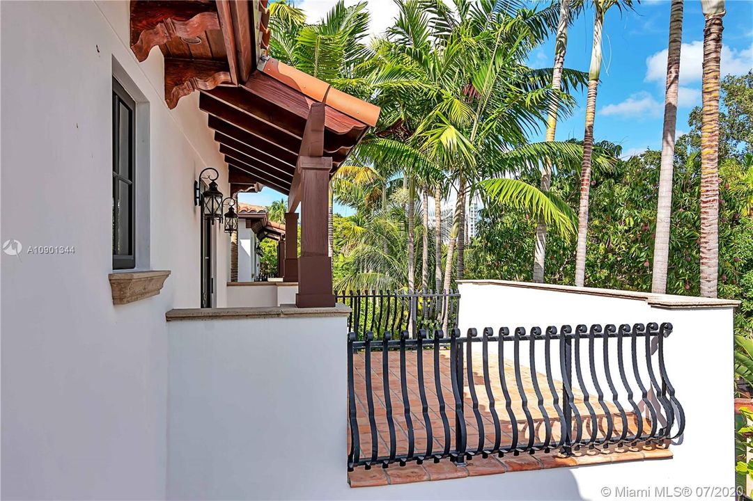 Recientemente alquilado: $8,800 (4 camas, 3 baños, 3193 Pies cuadrados)