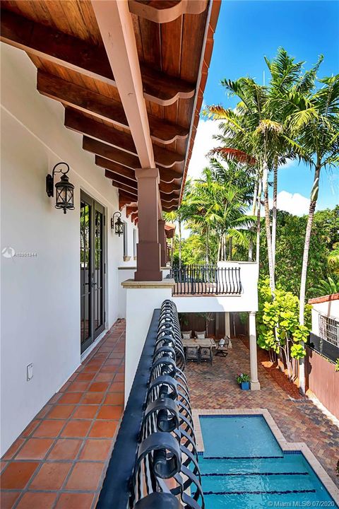 Recientemente alquilado: $8,800 (4 camas, 3 baños, 3193 Pies cuadrados)