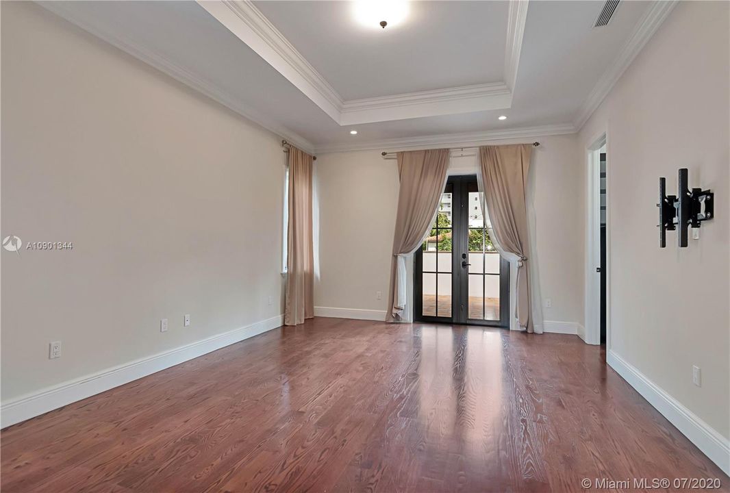 Recientemente alquilado: $8,800 (4 camas, 3 baños, 3193 Pies cuadrados)