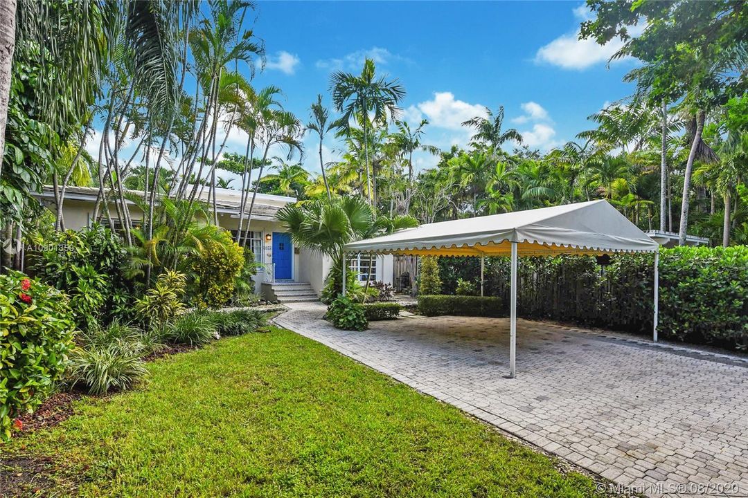Vendido Recientemente: $785,000 (3 camas, 2 baños, 2244 Pies cuadrados)