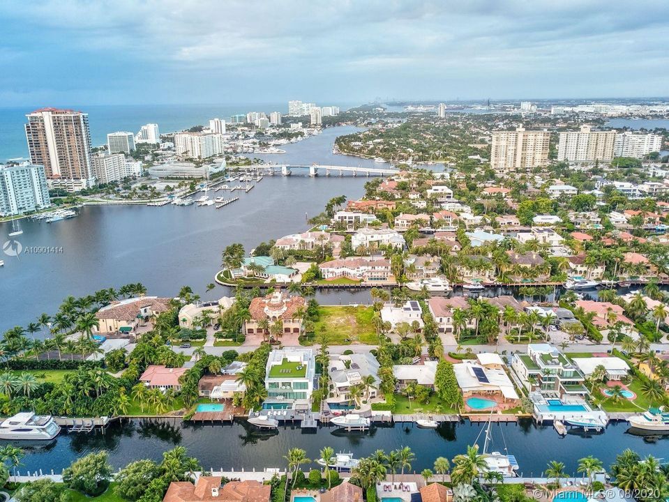 Vendido Recientemente: $4,999,000 (5 camas, 6 baños, 6306 Pies cuadrados)