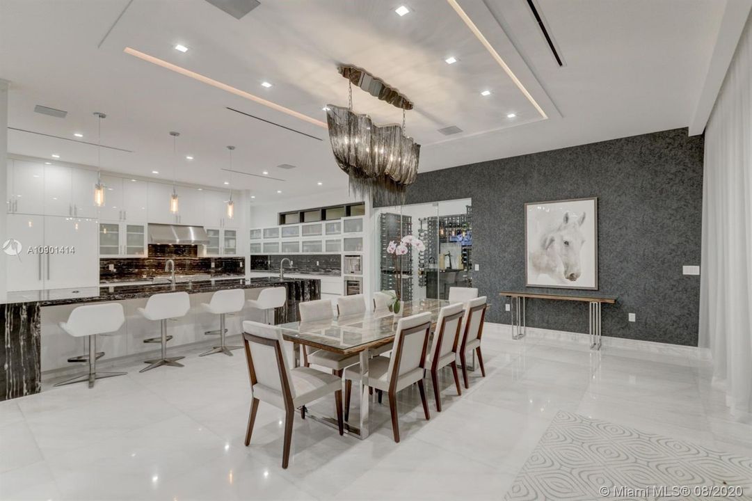 Vendido Recientemente: $4,999,000 (5 camas, 6 baños, 6306 Pies cuadrados)