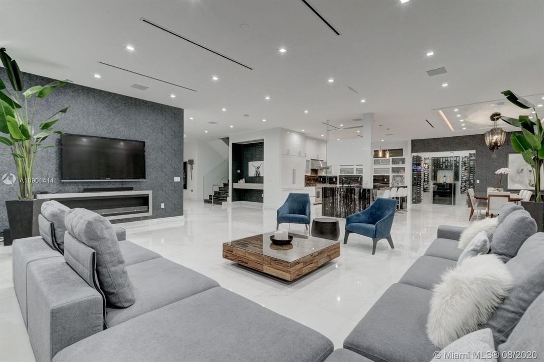 Vendido Recientemente: $4,999,000 (5 camas, 6 baños, 6306 Pies cuadrados)