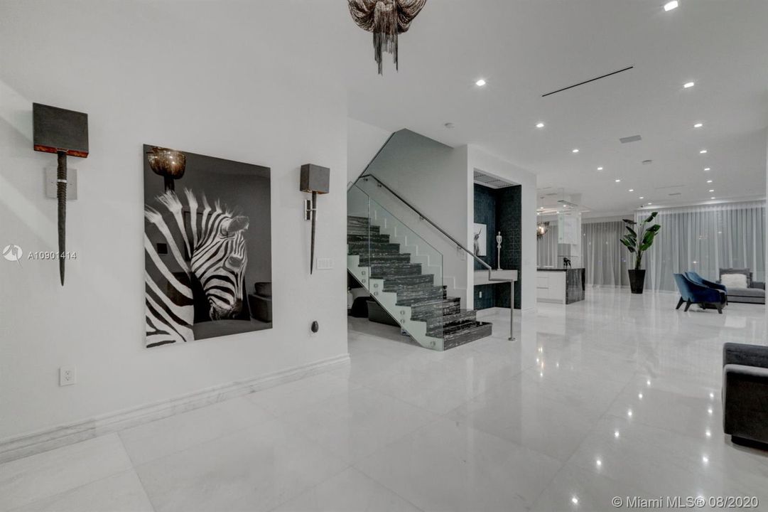 Vendido Recientemente: $4,999,000 (5 camas, 6 baños, 6306 Pies cuadrados)