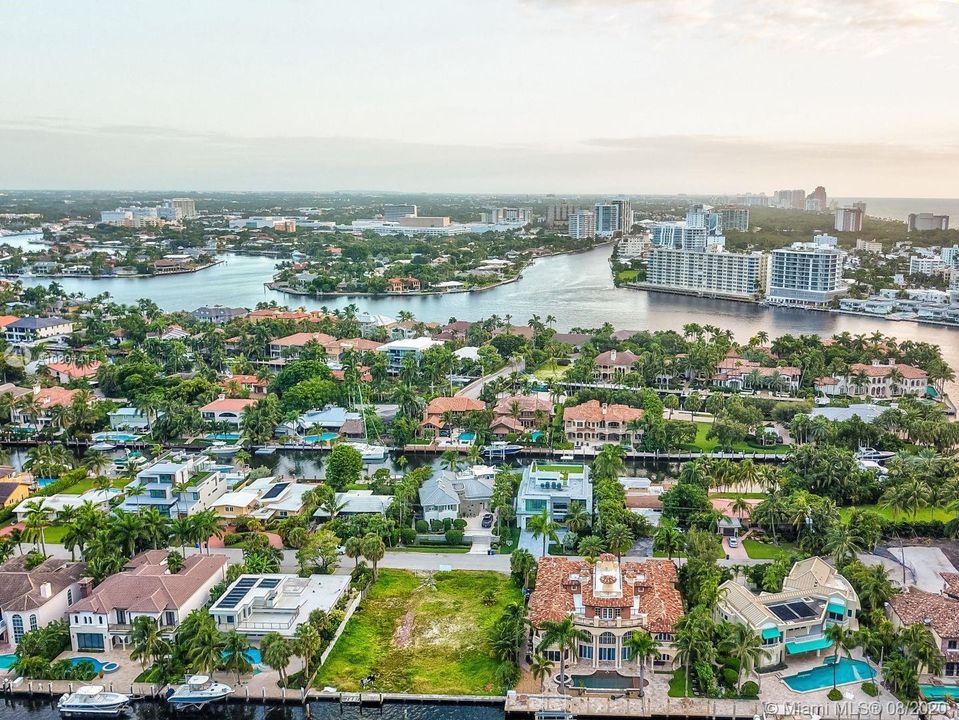 Vendido Recientemente: $4,999,000 (5 camas, 6 baños, 6306 Pies cuadrados)