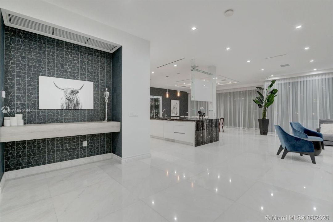 Vendido Recientemente: $4,999,000 (5 camas, 6 baños, 6306 Pies cuadrados)