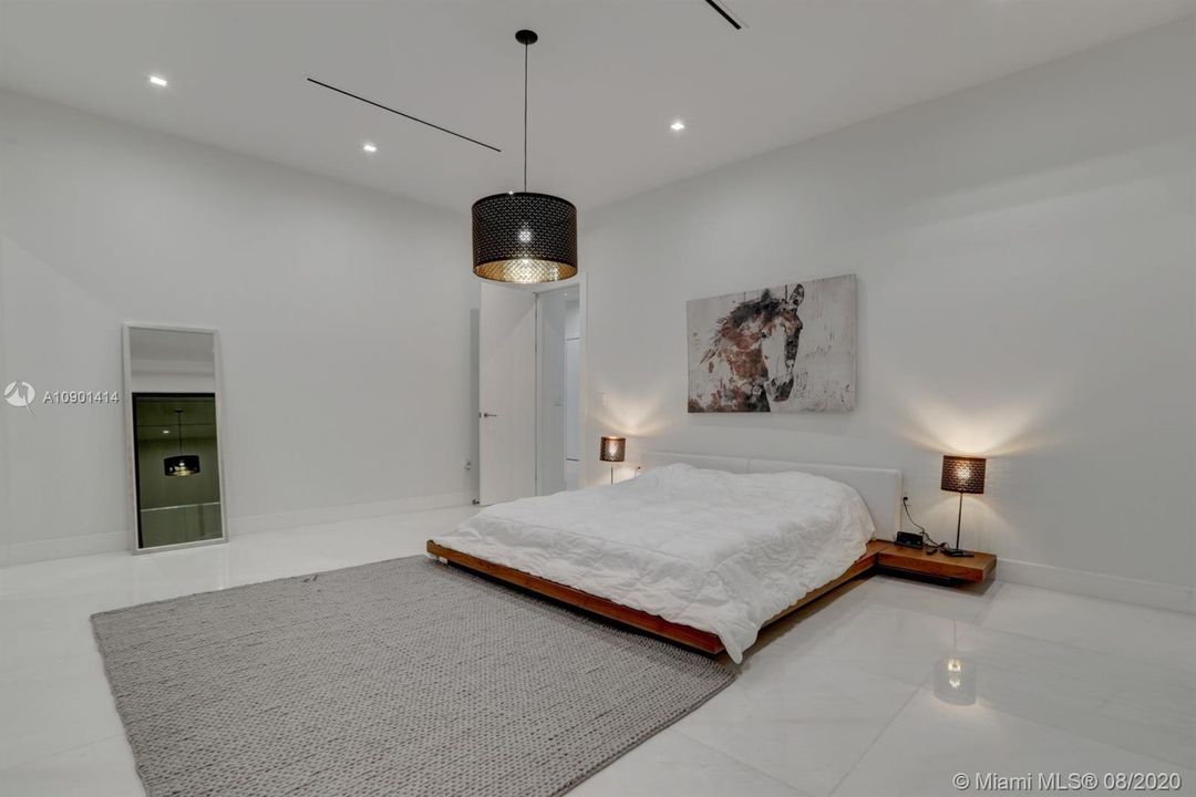 Vendido Recientemente: $4,999,000 (5 camas, 6 baños, 6306 Pies cuadrados)