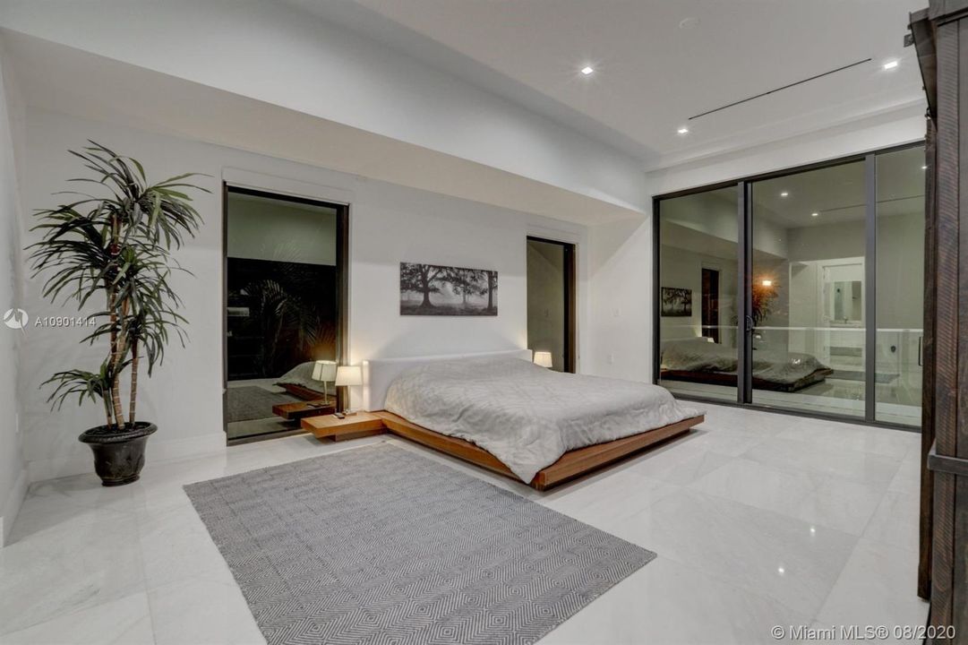 Vendido Recientemente: $4,999,000 (5 camas, 6 baños, 6306 Pies cuadrados)