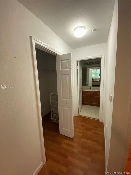 Recently Sold: $230,000 (2 beds, 2 baths, 1240 Square Feet)