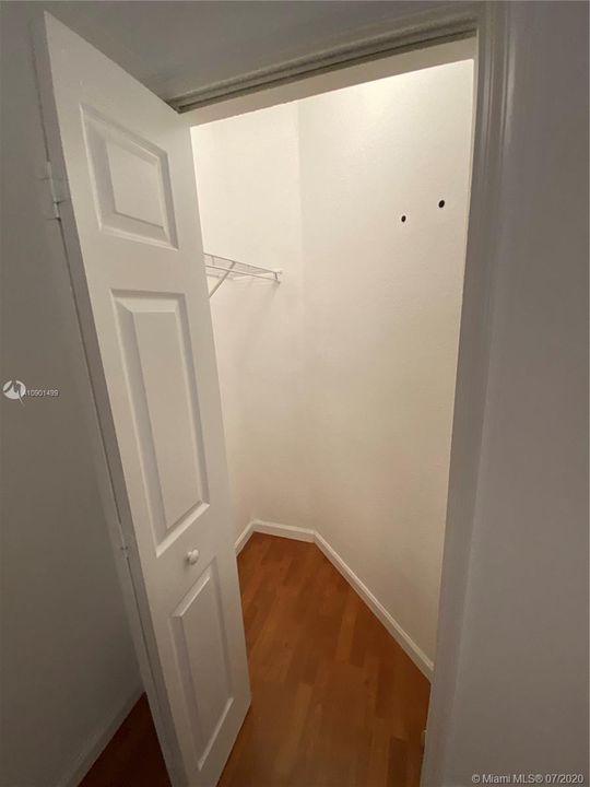 Recently Sold: $230,000 (2 beds, 2 baths, 1240 Square Feet)