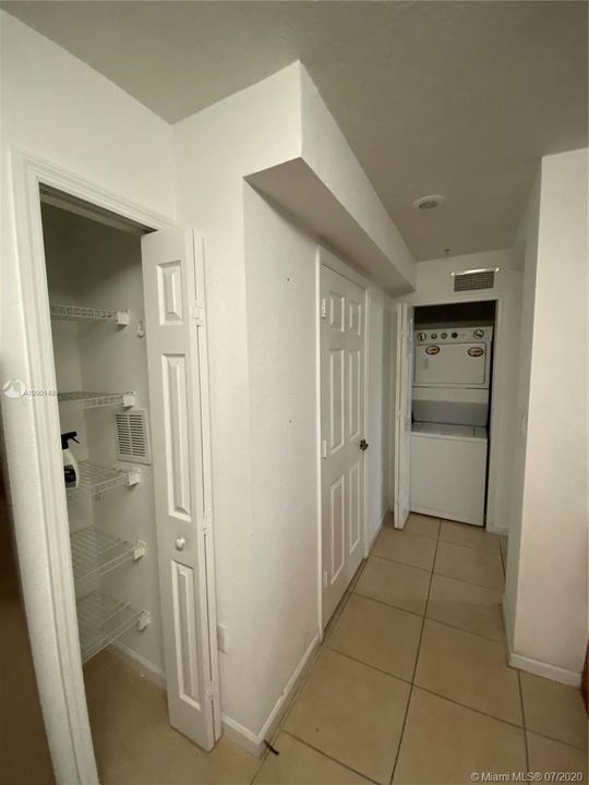 Recently Sold: $230,000 (2 beds, 2 baths, 1240 Square Feet)