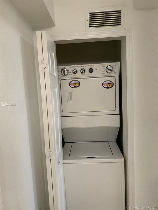 Recently Sold: $230,000 (2 beds, 2 baths, 1240 Square Feet)