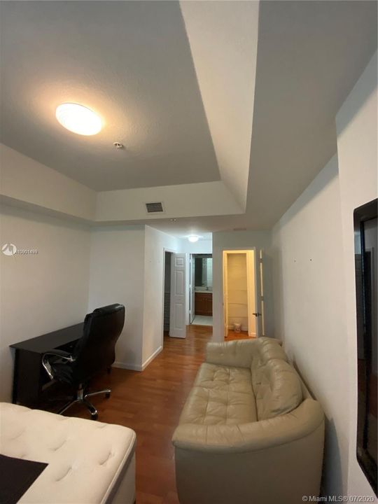 Recently Sold: $230,000 (2 beds, 2 baths, 1240 Square Feet)