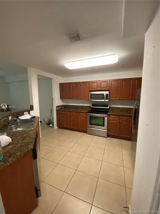 Recently Sold: $230,000 (2 beds, 2 baths, 1240 Square Feet)