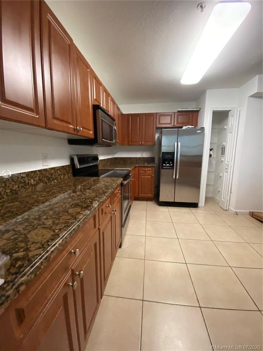 Recently Sold: $230,000 (2 beds, 2 baths, 1240 Square Feet)