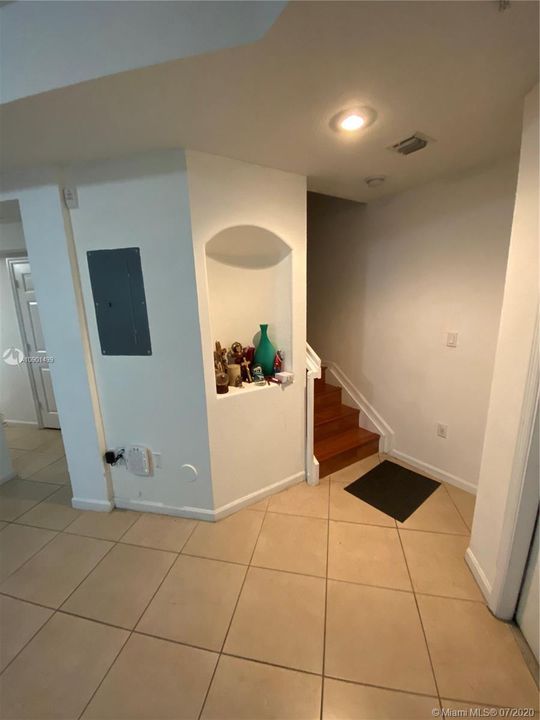 Recently Sold: $230,000 (2 beds, 2 baths, 1240 Square Feet)