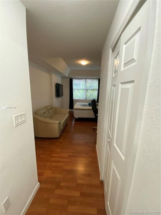 Recently Sold: $230,000 (2 beds, 2 baths, 1240 Square Feet)