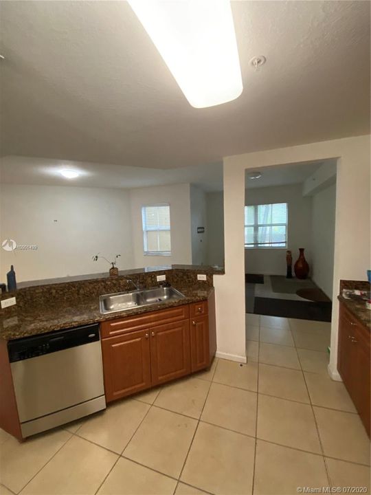 Recently Sold: $230,000 (2 beds, 2 baths, 1240 Square Feet)