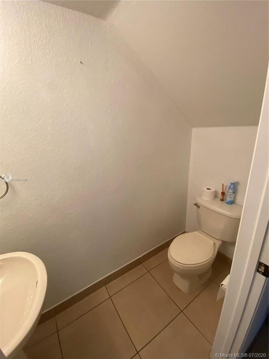 Recently Sold: $230,000 (2 beds, 2 baths, 1240 Square Feet)