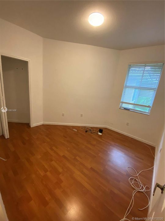 Recently Sold: $230,000 (2 beds, 2 baths, 1240 Square Feet)