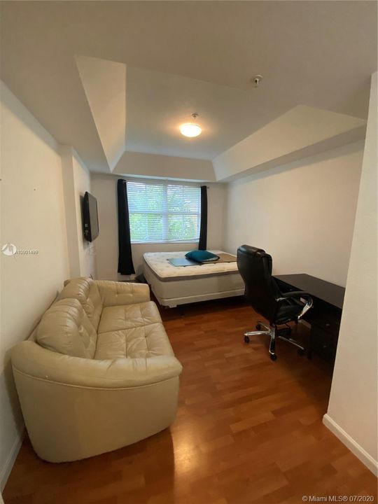 Recently Sold: $230,000 (2 beds, 2 baths, 1240 Square Feet)