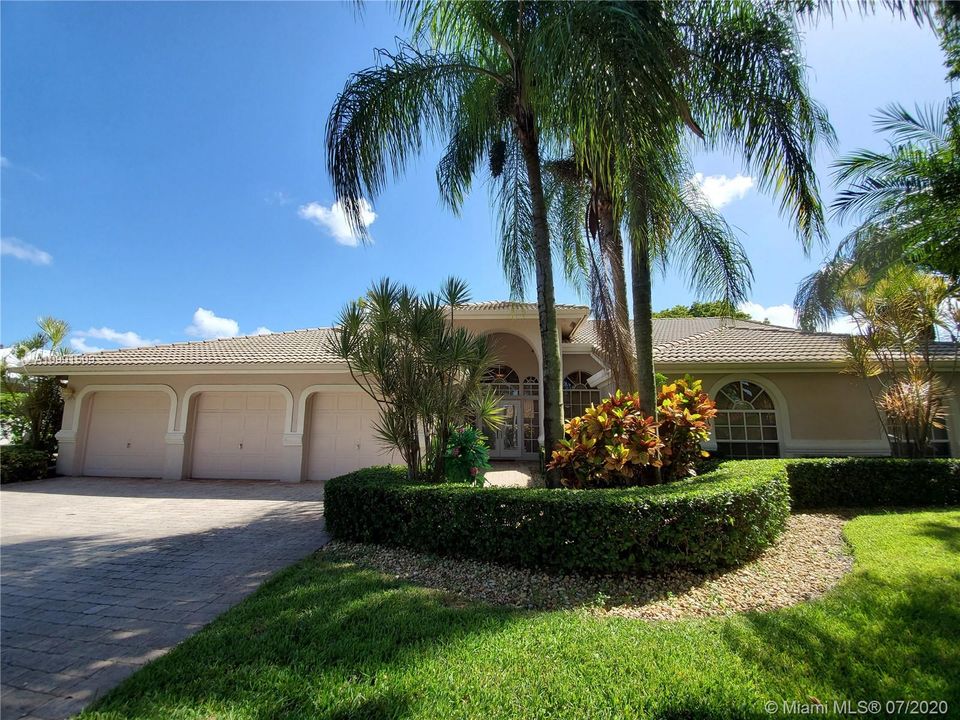 Vendido Recientemente: $595,000 (4 camas, 3 baños, 2599 Pies cuadrados)