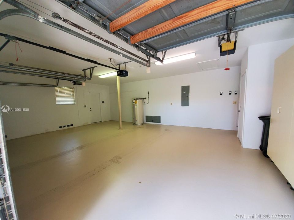 Vendido Recientemente: $595,000 (4 camas, 3 baños, 2599 Pies cuadrados)