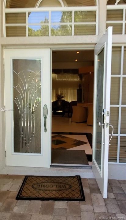 Vendido Recientemente: $595,000 (4 camas, 3 baños, 2599 Pies cuadrados)