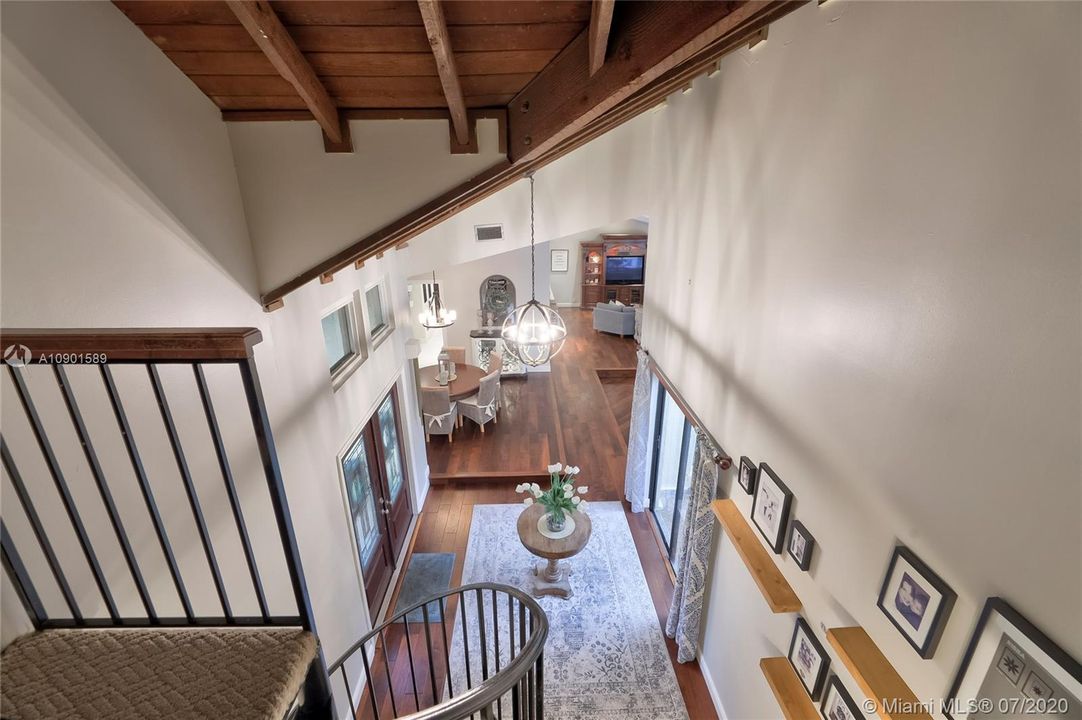 Vendido Recientemente: $547,900 (5 camas, 2 baños, 3154 Pies cuadrados)