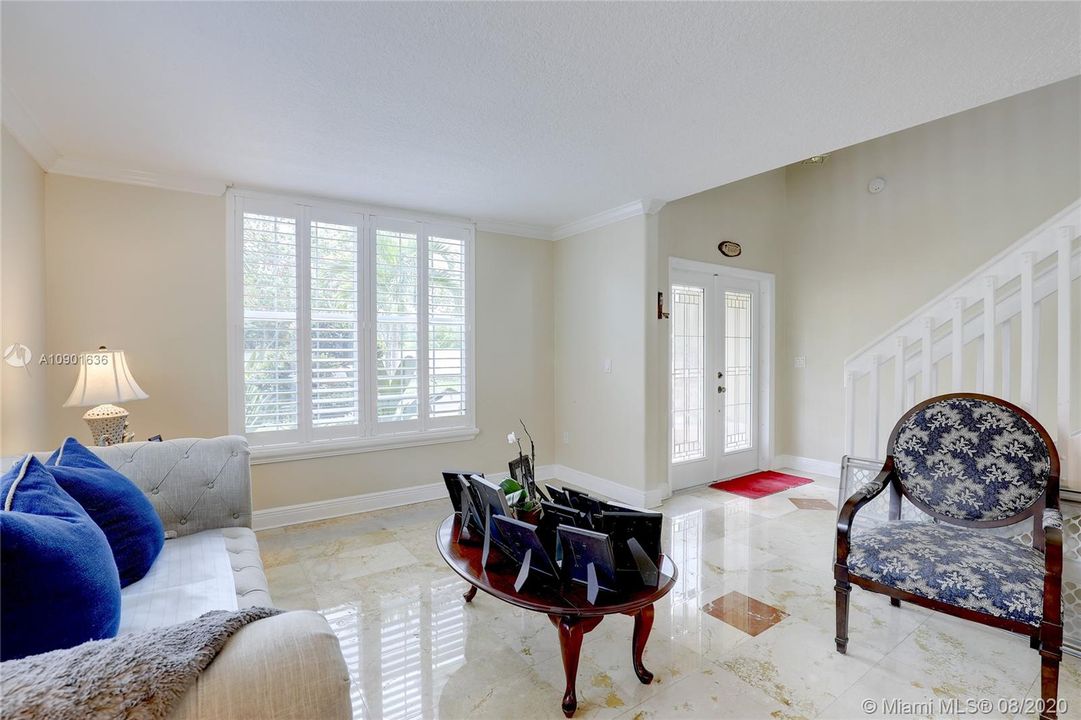 Vendido Recientemente: $499,000 (4 camas, 2 baños, 2586 Pies cuadrados)