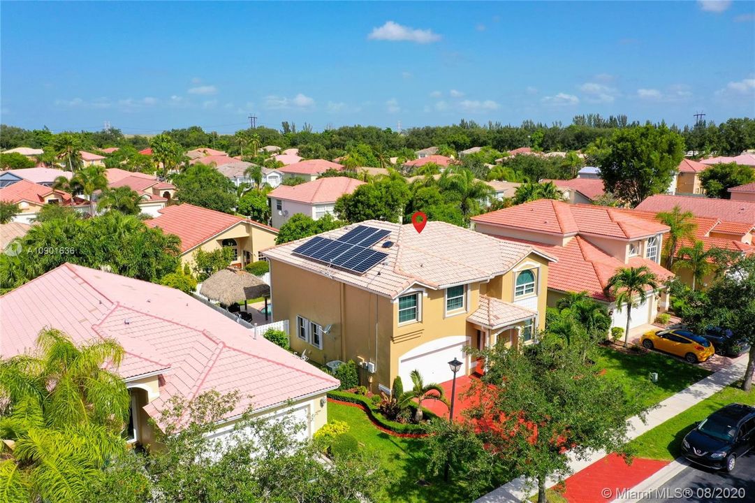 Vendido Recientemente: $499,000 (4 camas, 2 baños, 2586 Pies cuadrados)