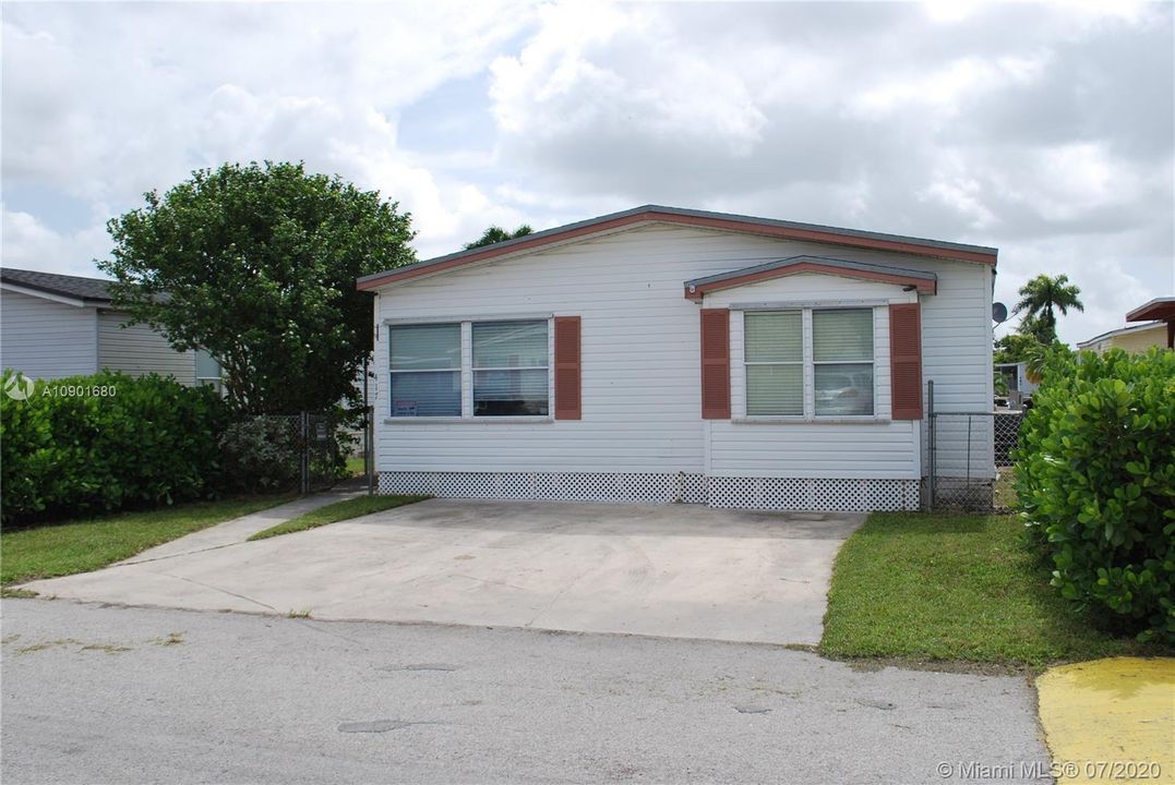 Recently Sold: $150,000 (3 beds, 2 baths, 1690 Square Feet)