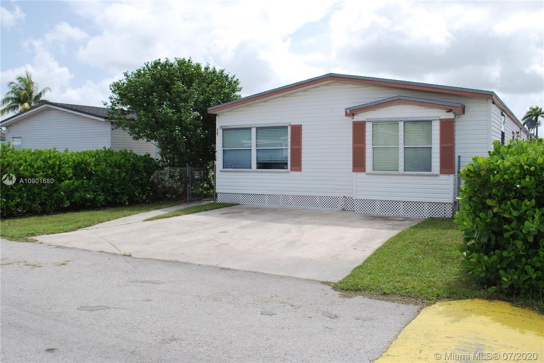Recently Sold: $150,000 (3 beds, 2 baths, 1690 Square Feet)