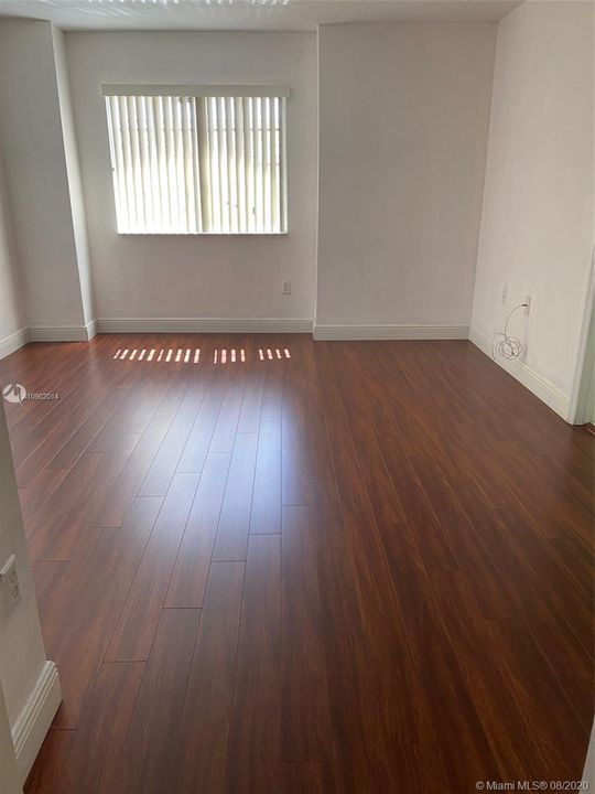 Недавно продано: $193,000 (3 спален, 2 ванн, 1676 Квадратных фут)