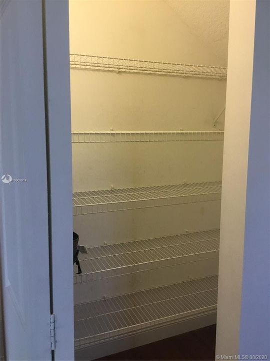 Недавно продано: $193,000 (3 спален, 2 ванн, 1676 Квадратных фут)