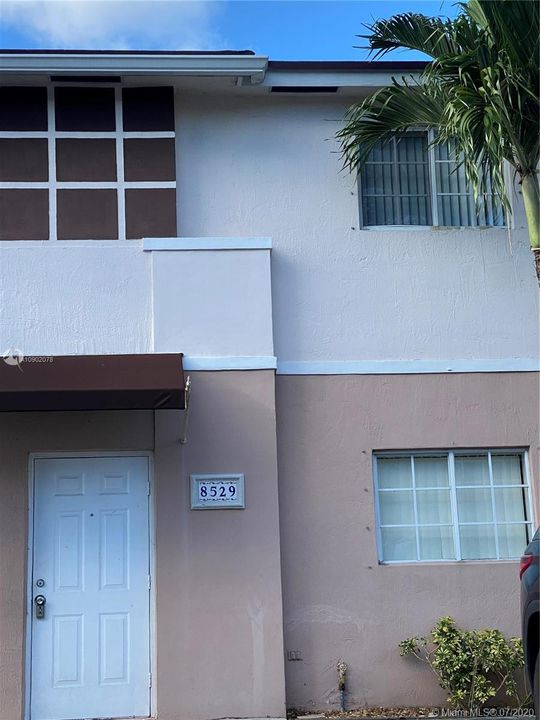 Recently Rented: $1,650 (2 beds, 2 baths, 987 Square Feet)