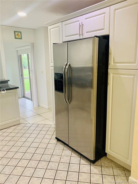 Недавно продано: $307,000 (2 спален, 2 ванн, 1644 Квадратных фут)