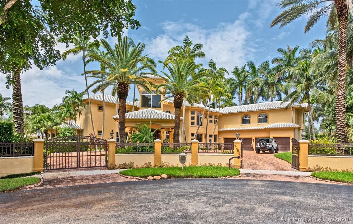 Vendido Recientemente: $1,895,000 (9 camas, 9 baños, 8346 Pies cuadrados)