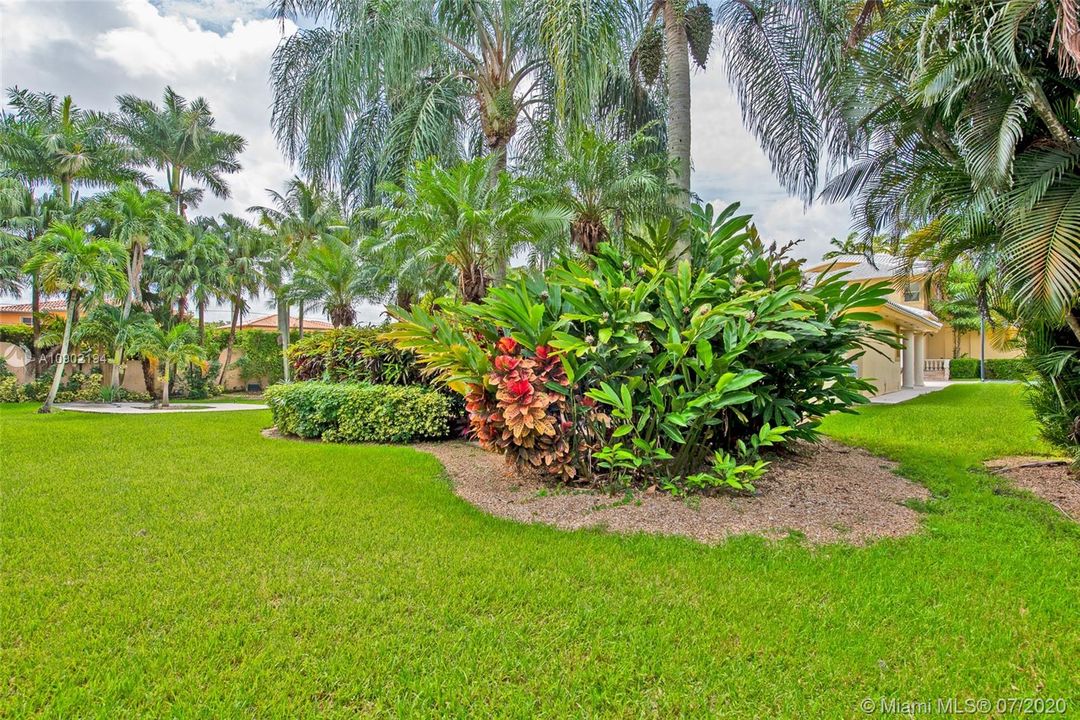 Vendido Recientemente: $1,895,000 (9 camas, 9 baños, 8346 Pies cuadrados)