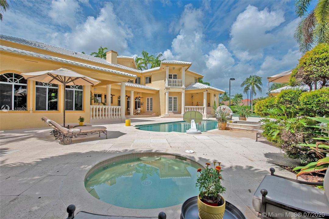 Vendido Recientemente: $1,895,000 (9 camas, 9 baños, 8346 Pies cuadrados)