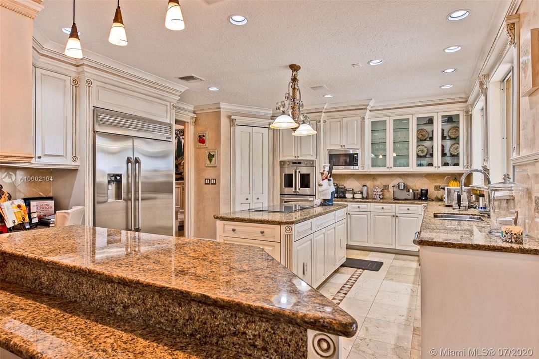 Vendido Recientemente: $1,895,000 (9 camas, 9 baños, 8346 Pies cuadrados)