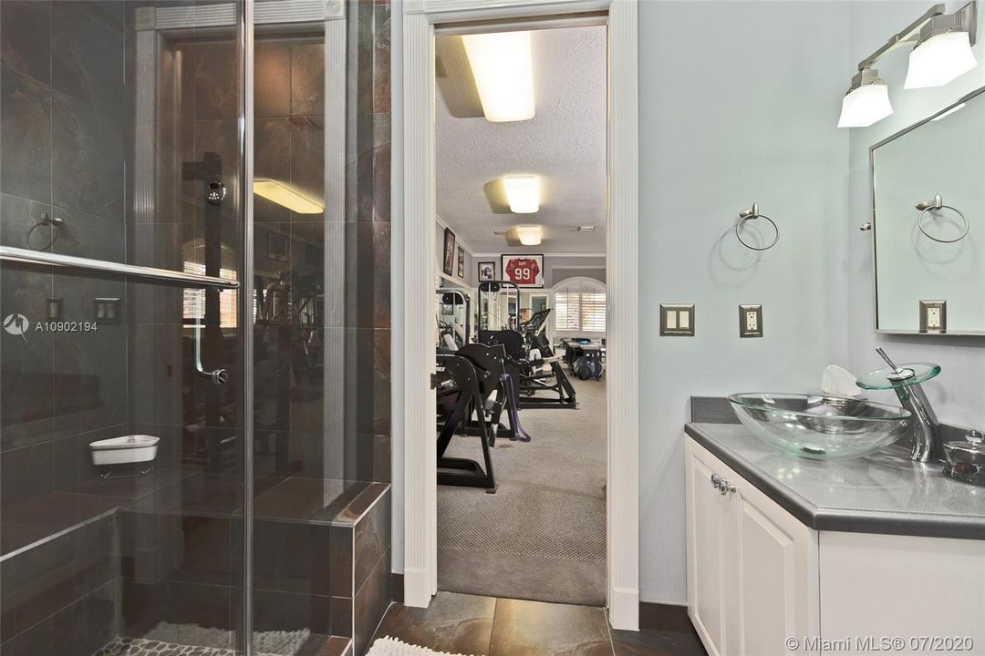 Vendido Recientemente: $1,895,000 (9 camas, 9 baños, 8346 Pies cuadrados)