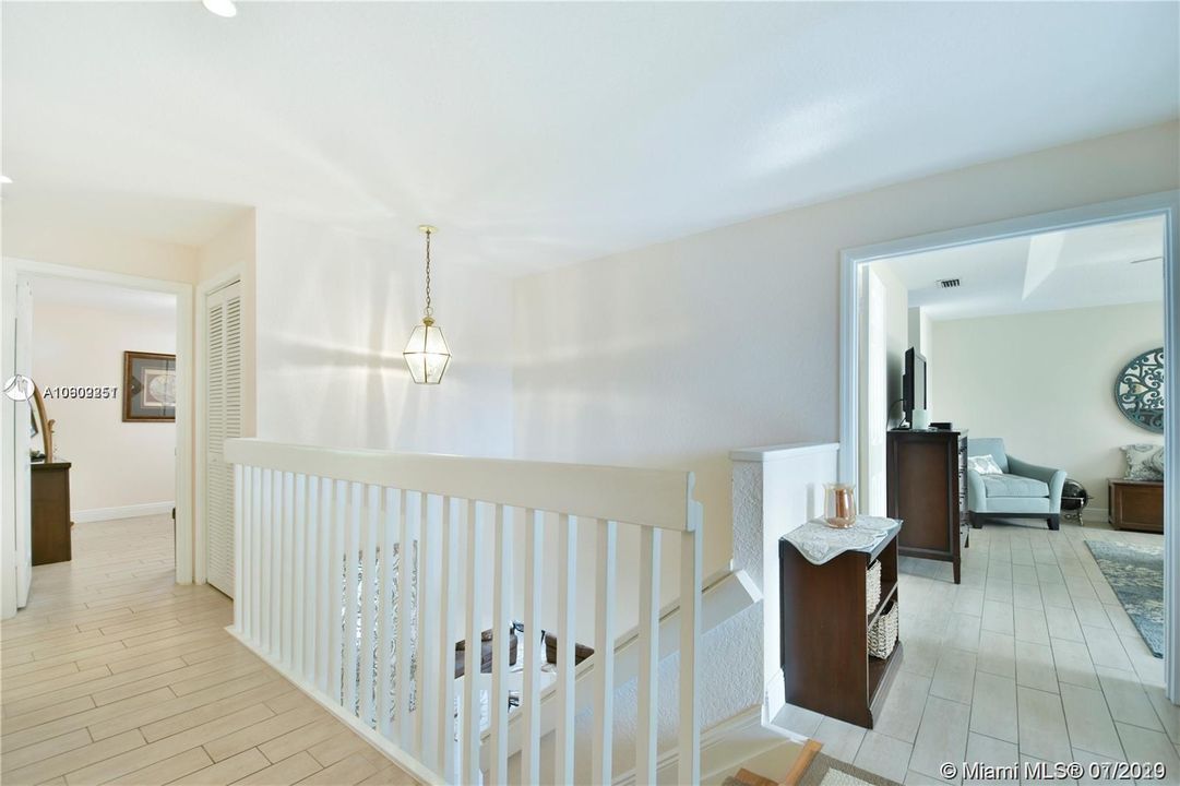 Recently Rented: $3,950 (5 beds, 3 baths, 2885 Square Feet)