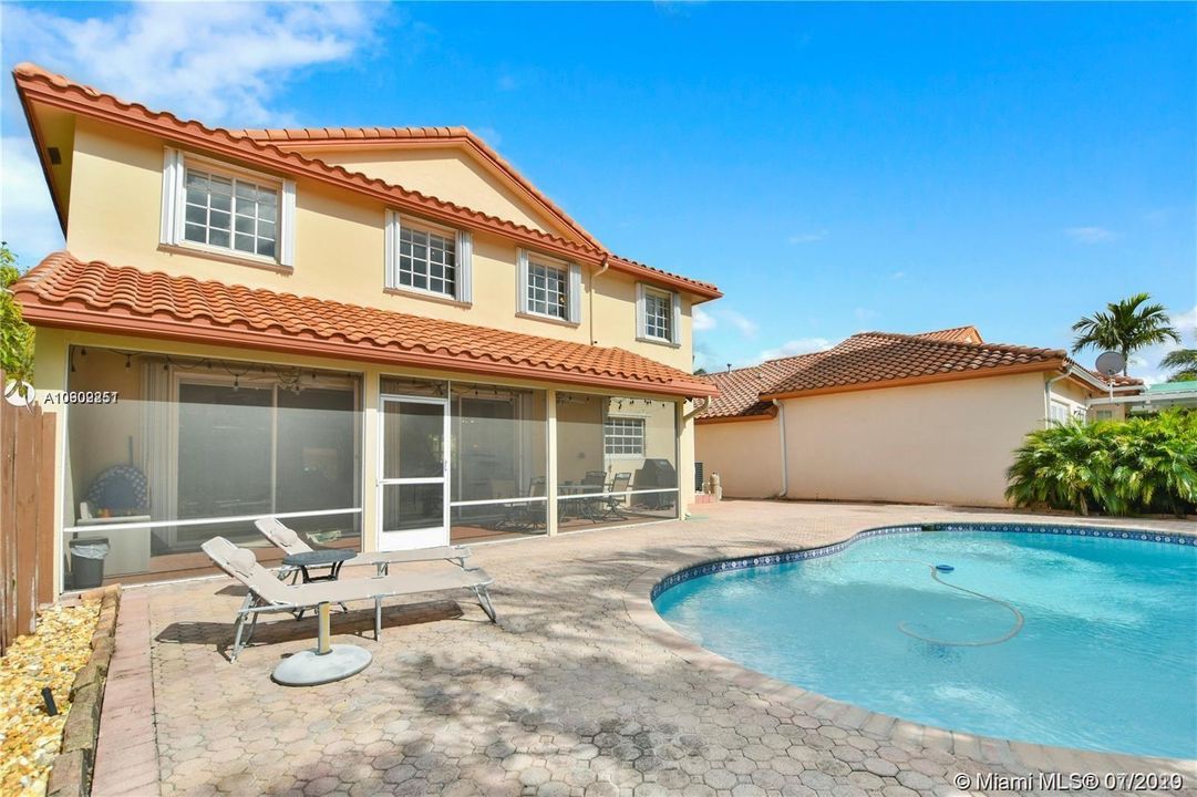 Recently Rented: $3,950 (5 beds, 3 baths, 2885 Square Feet)
